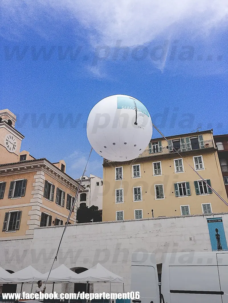 sph&egrave;re, h&eacute;lium, &eacute;v&eacute;nement, giacometti