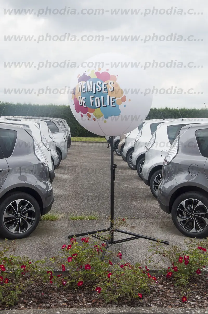 Air, Animation commerciale, Automobile, Ballon sur tr&eacute;pied (m&acirc;t 2m70), Blanc, Ext&eacute;rieur, 1m