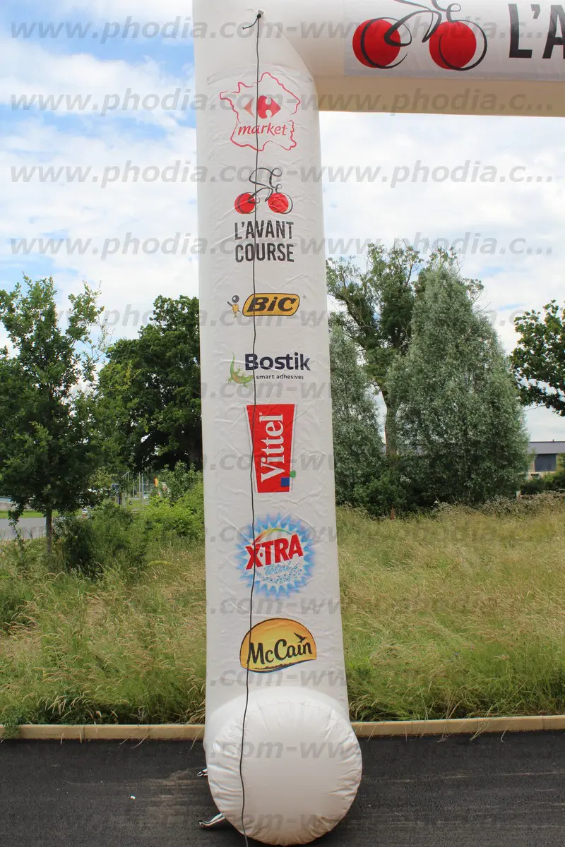 arche carr&eacute;, blanche, partenaires, l'avant course