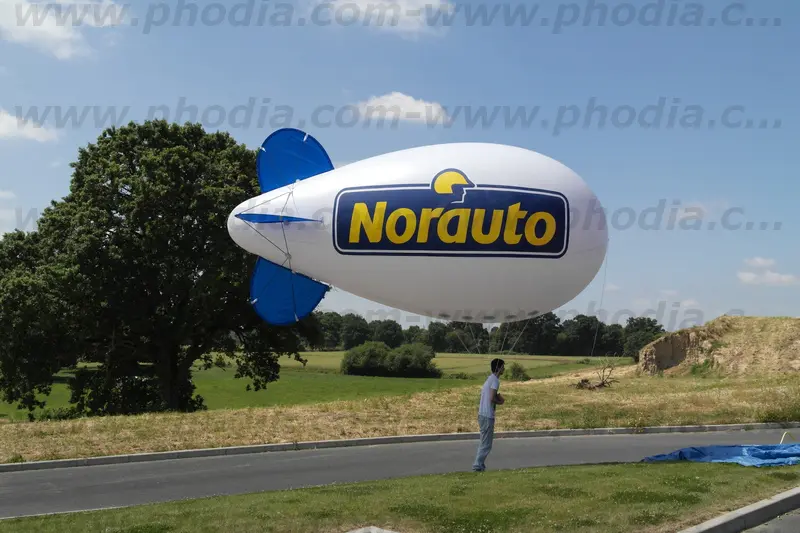 dirigeable, norauto, ouverture, h&eacute;lium, ext&eacute;rieur, garage