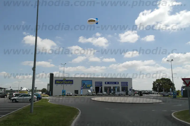 dirigeable, norauto, ouverture, h&eacute;lium, ext&eacute;rieur, garage