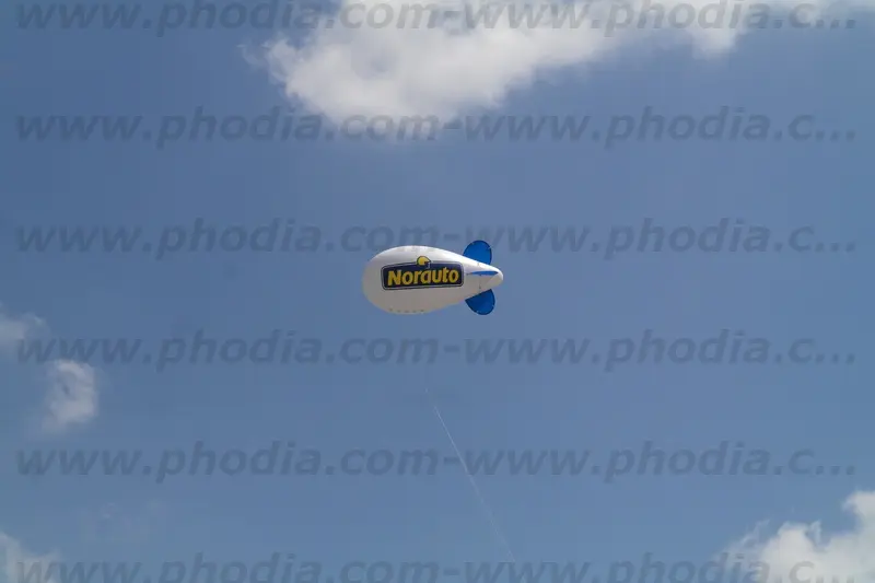 dirigeable, norauto, ouverture, h&eacute;lium, ext&eacute;rieur, garage