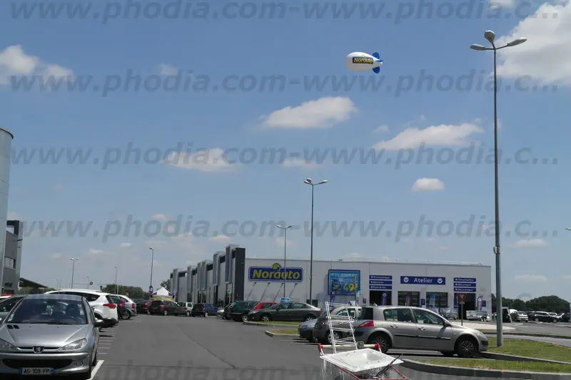 dirigeable, norauto, ouverture, h&eacute;lium, ext&eacute;rieur, garage