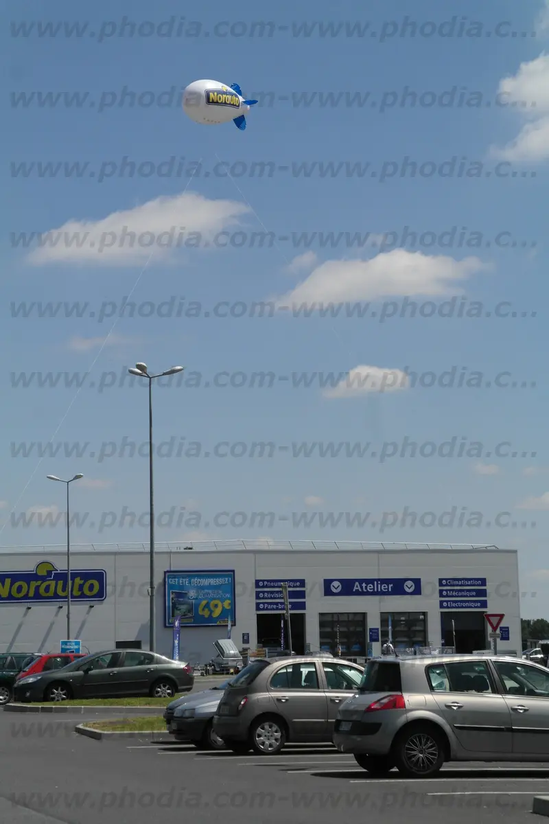 dirigeable, norauto, ouverture, h&eacute;lium, ext&eacute;rieur, garage