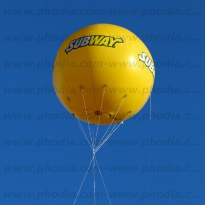 Ballon hélium de 2m50 en extérieur pour subway