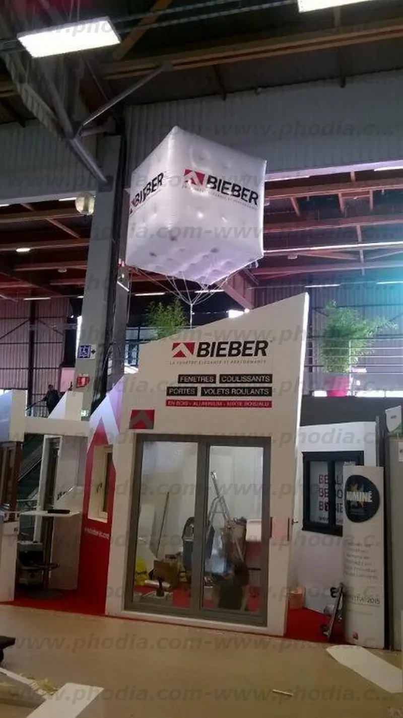 cube bieber helium pour un salon