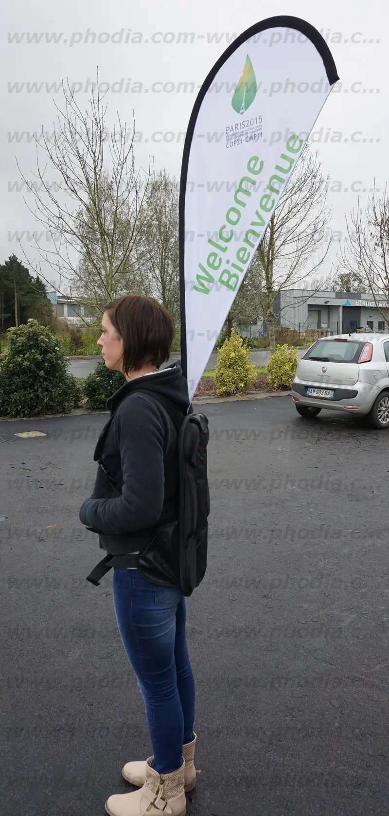 drapeau sac &agrave; dos, paris 2015, street marketing, publiciter, cop2021, pr&eacute;vention