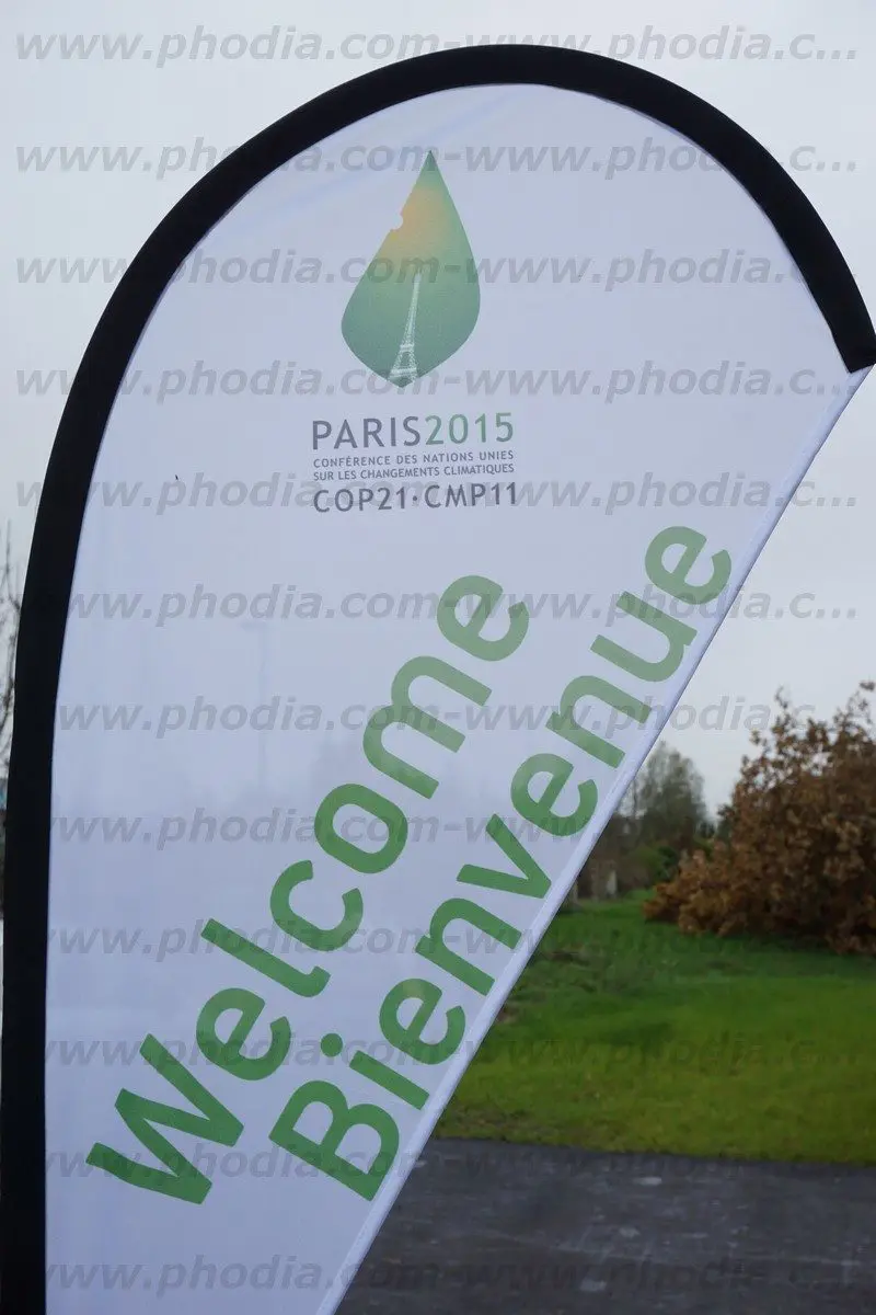 drapeau sac à dos, paris 2015, street marketing, publiciter, cop2021, prévention