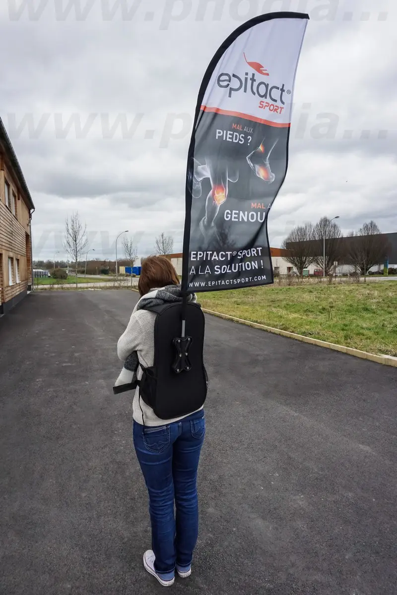 drapeau sac &agrave; dos, epitact, street marketing, publiciter