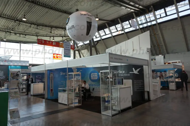 sph&egrave;re h&eacute;lium de 2m selenium pour un salon