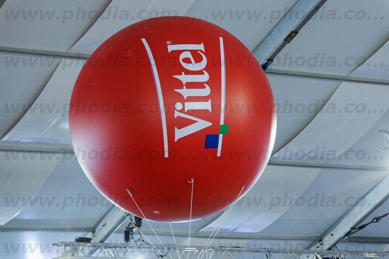 vittel, ballon géant hélium, salon, rouge