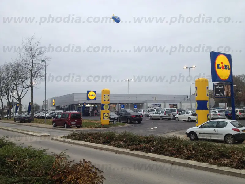 dirigeable, lidl, ext&eacute;rieur, commerce