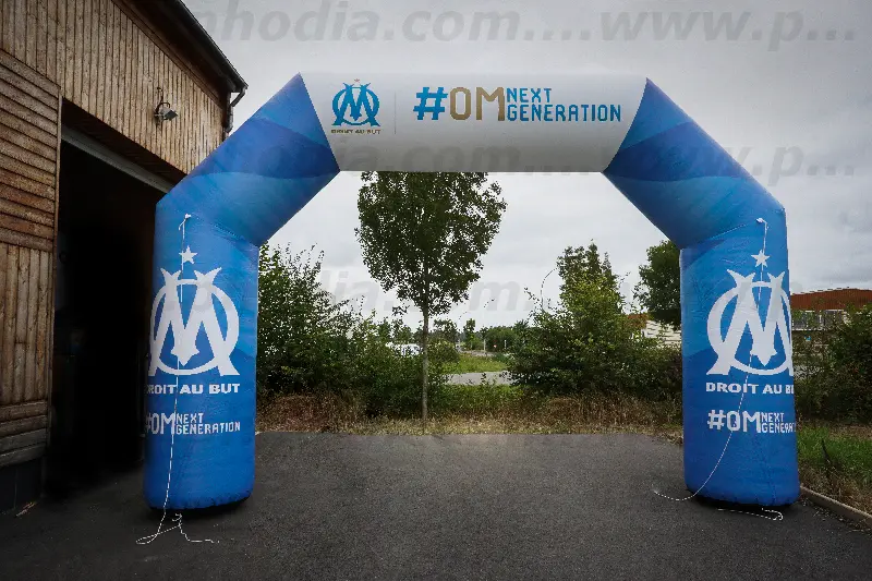 Arche 4m OM Next G&eacute;n&eacute;ration Cat&eacute;gories : Arche 4m, Auto-ventil&eacute;, Blanc, &Eacute;v&eacute;nement sportif, Ext&eacute;rieur, Sport - Animation