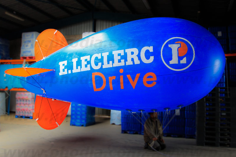 Dirigeable 6m E.Leclerc drive Catégories : 6m, Animation commerciale, Communication, Dirigeable, E.Leclerc, Extérieur, GMS, Hélium, Ouverture magasin, P293