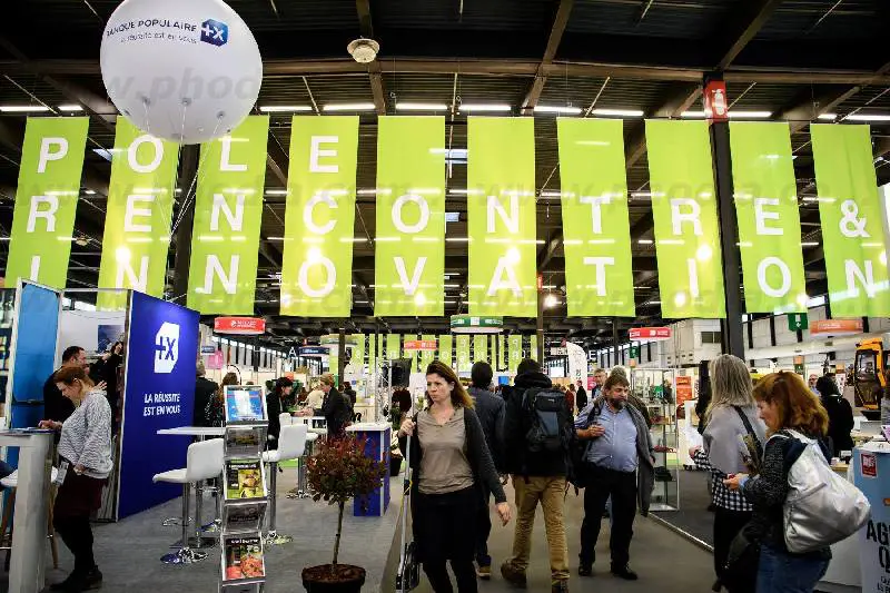 Sph&egrave;re 2m Banque populaire Cat&eacute;gories : 2m, Banque - Finance - Assurance, Blanc, H&eacute;lium, Int&eacute;rieur, Salon, Sph&egrave;re, salon vinitech sifel bordeaux 2018
