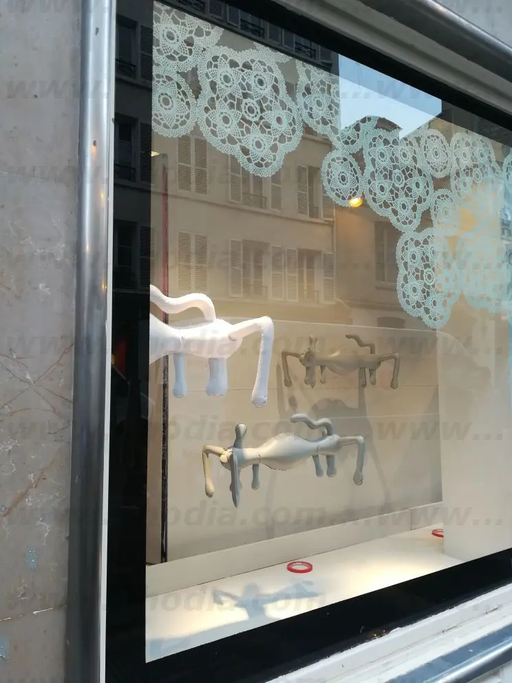 vitrine bon march&eacute; rive gauche, t&eacute;gories : 1m80, Agroalimentaire - Alimentation, Blanc, GMS, H&eacute;lium, Int&eacute;rieur, Salon, Sph&egrave;re