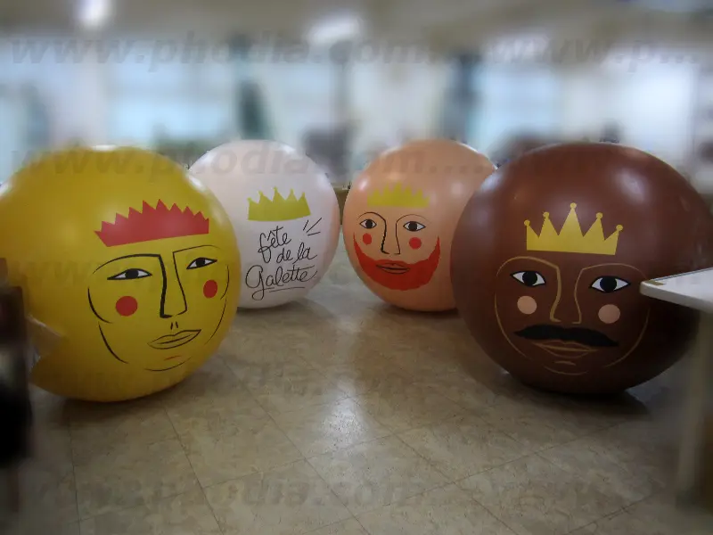 Ballon sur tr&eacute;pied 1m30 Ville Montrouge, Administration / Fonction publique, Air, Autres, Ballon sur tr&eacute;pied (m&acirc;t 2m70), Blanc, Communication, Culture - Spectacle, Ext&eacute;rieur, Mairie / Agglom&eacute;ration, P116, P162, P478, Tourisme