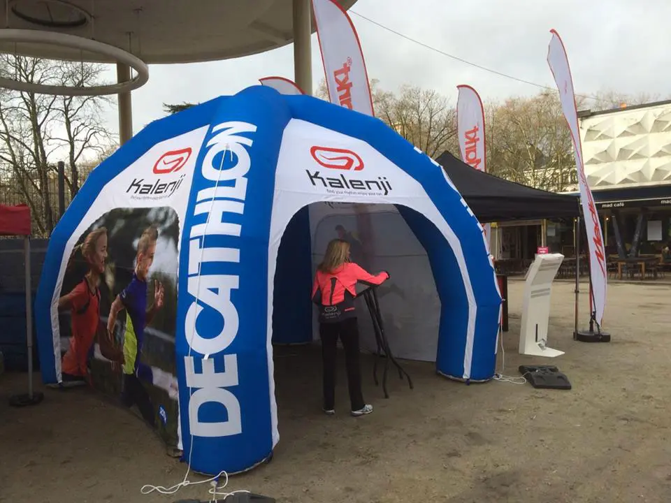 Tente 5m (auto-ventil&eacute;e) Decathlon, Animation commerciale, Auto-ventil&eacute;, Decathlon, &Eacute;v&eacute;nement sportif, Ext&eacute;rieur, Portes ouvertes, Salon, tente, Tente (auto-ventil&eacute;e)