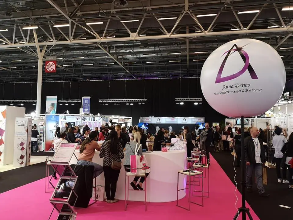 Ballon sur tr&eacute;pied 1m Anna Dermo, Air, Ballon sur tr&eacute;pied (m&acirc;t 2m70), Blanc, Esth&eacute;tique - Coiffure, Int&eacute;rieur, Salon