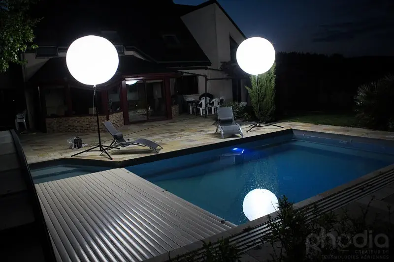 Ballon &eacute;clairant sur tr&eacute;pied 1m30 ,Air, Autres, Ballon sur tr&eacute;pied (m&acirc;t 2m70), Blanc, &Eacute;clairant, Ext&eacute;rieur, Lancement produit / Gala, Non class&eacute;