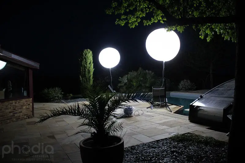 Ballon &eacute;clairant sur tr&eacute;pied 1m30 ,Air, Autres, Ballon sur tr&eacute;pied (m&acirc;t 2m70), Blanc, &Eacute;clairant, Ext&eacute;rieur, Lancement produit / Gala, Non class&eacute;