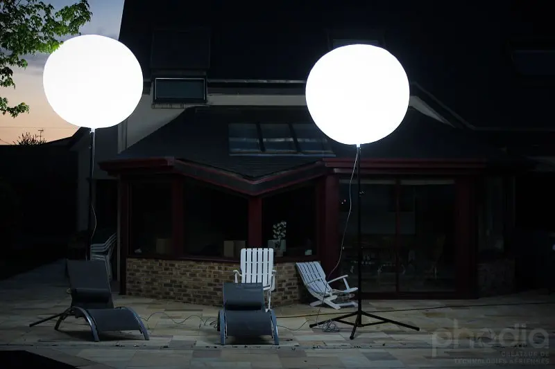 Ballon &eacute;clairant sur tr&eacute;pied 1m30 ,Air, Autres, Ballon sur tr&eacute;pied (m&acirc;t 2m70), Blanc, &Eacute;clairant, Ext&eacute;rieur, Lancement produit / Gala, Non class&eacute;