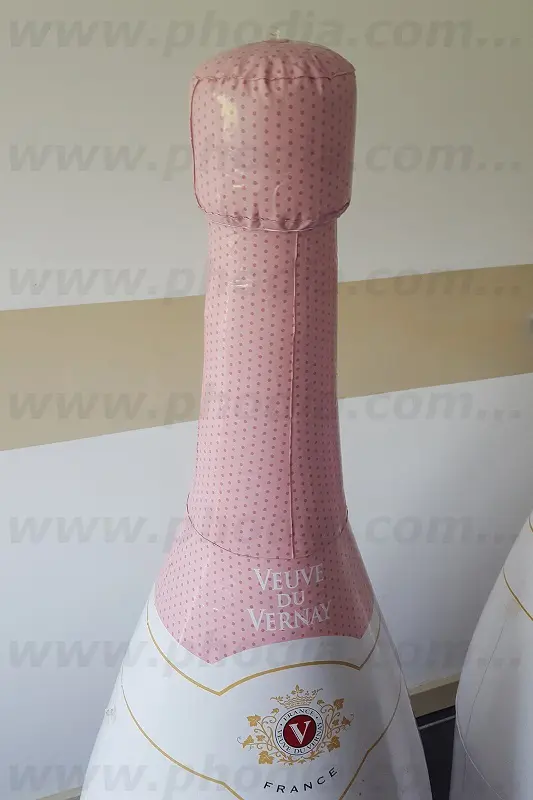 Bouteille champagne 1m80 Veuve du Vernay, Agroalimentaire - Alimentation, Air, Animation commerciale, Communication, Foire, Int&eacute;rieur, PLV (air), Portes ouvertes, Salon, S&eacute;minaire / Convention