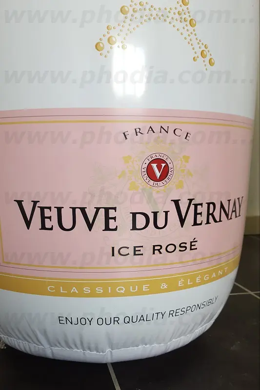 Bouteille champagne 1m80 Veuve du Vernay, Agroalimentaire - Alimentation, Air, Animation commerciale, Communication, Foire, Int&eacute;rieur, PLV (air), Portes ouvertes, Salon, S&eacute;minaire / Convention