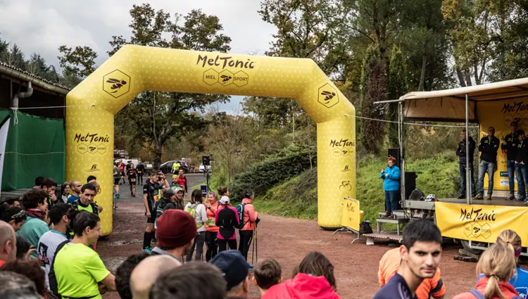 Arche meltonic 6m, Agroalimentaire - Alimentation, Auto-ventil&eacute;, &Eacute;v&eacute;nement sportif, Ext&eacute;rieur, Total covering