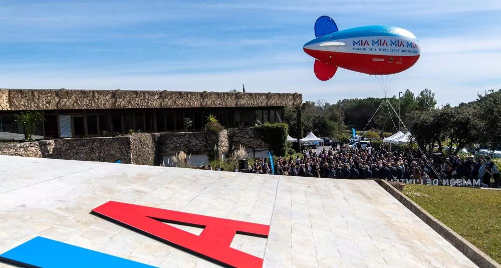 Dirigeable MIA 6m,Communication, Dirigeable, Ext&eacute;rieur, H&eacute;lium, Inauguration, Total covering