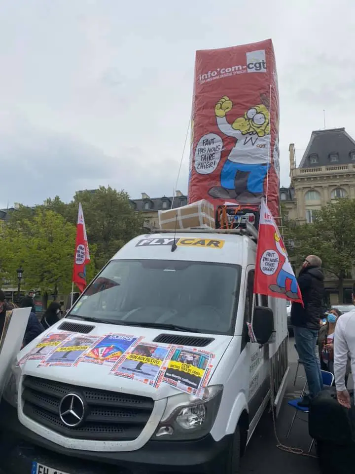 Colonne CGT ventil&eacute;e 4m, 4 faces, Association / Syndicat, Auto-ventil&eacute;, Colonne auto ventil&eacute;e, Ext&eacute;rieur, Manifestation