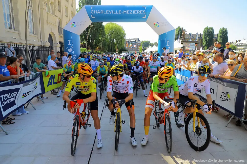 Arche charleville-mezieres 6m, Auto-ventil&eacute;, &Eacute;v&eacute;nement sportif, Ext&eacute;rieur, Mairie / Agglom&eacute;ration, course de v&eacute;lo