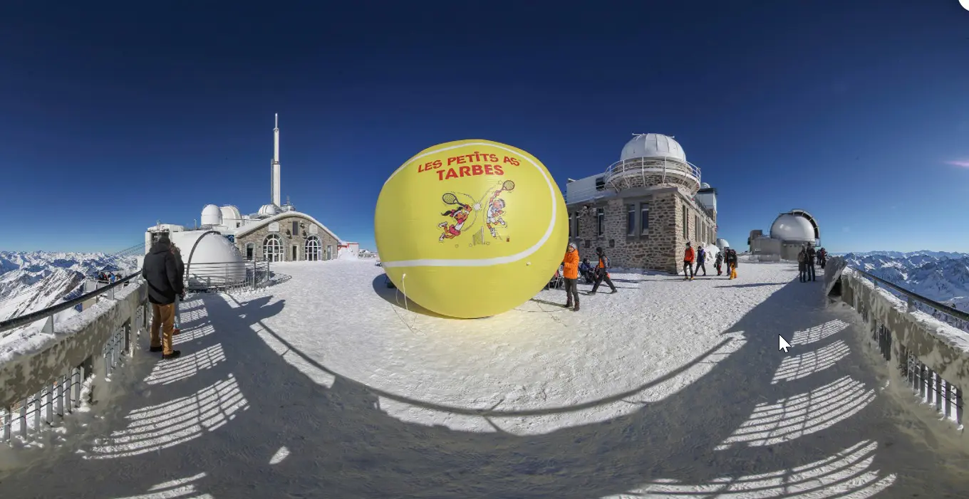 Sph&egrave;re Les petits as 4m50, Auto-ventil&eacute;, &Eacute;v&eacute;nement sportif, Ext&eacute;rieur, Lumineux, Sport - Animation