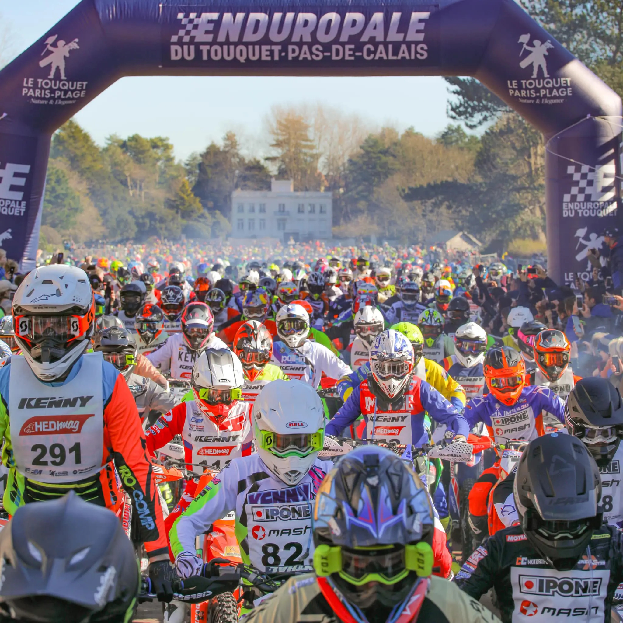 enduropale arche 6x4m pour une course enduro