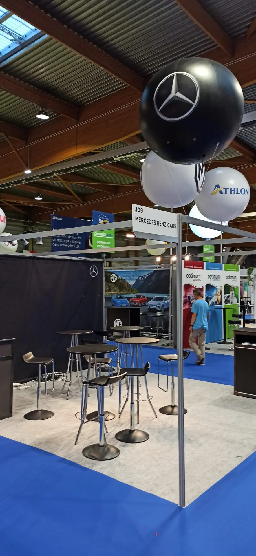 ballon h&eacute;lium, salon, mercedes