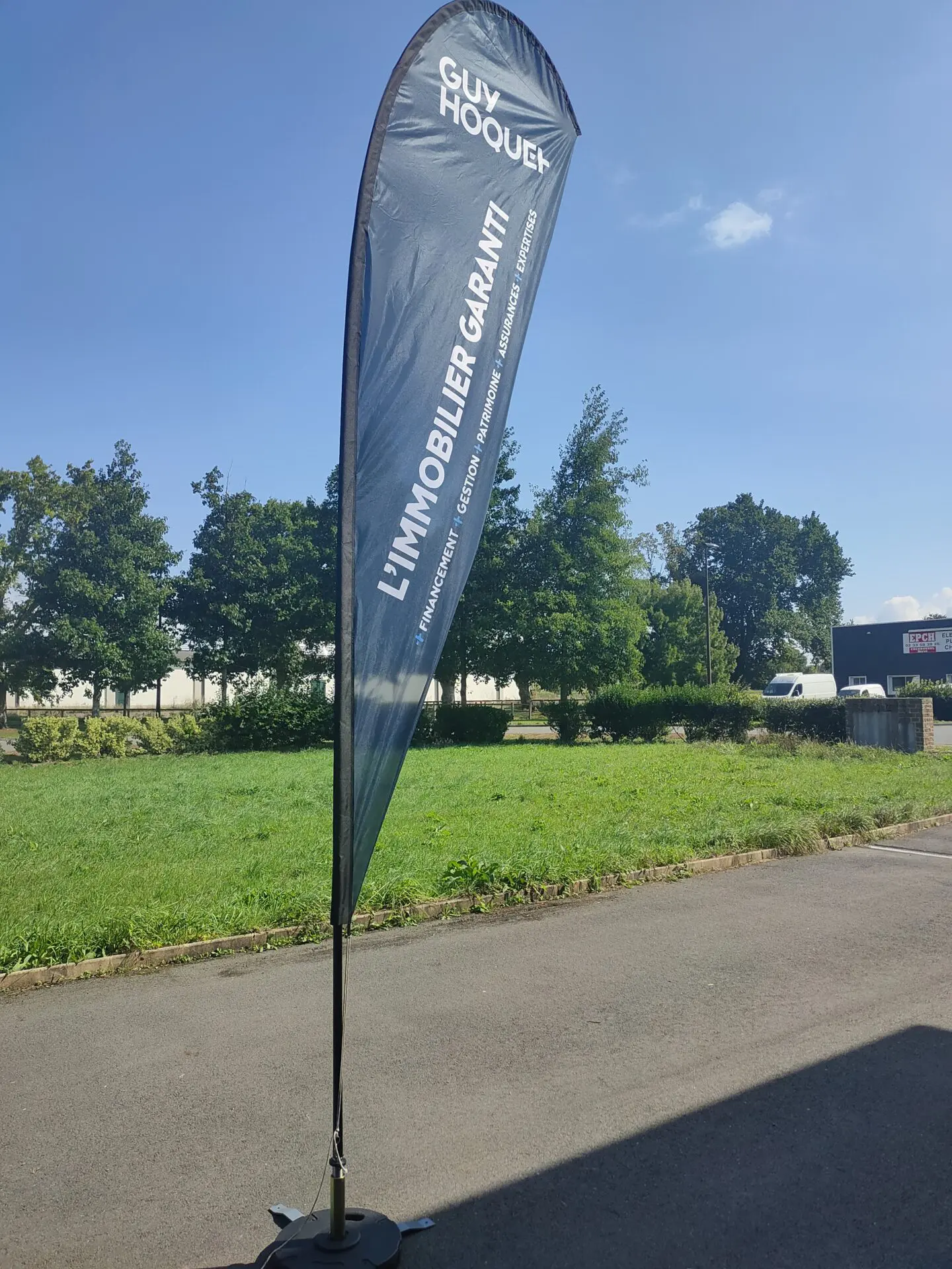 drapeau goutte d'eau , guy hoquet, &eacute;v&eacute;nement