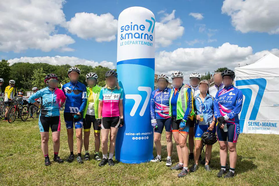 colonne &agrave; air 2m80 &eacute;v&eacute;nement sportif du d&eacute;partement de la seine et marne