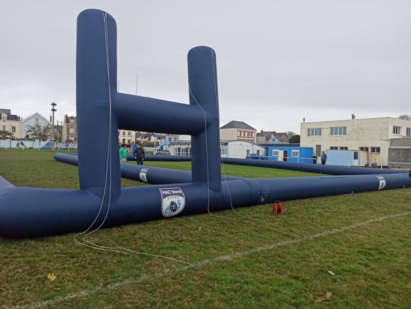 Terrain sur mesure gonflable pour le HAC Rugby