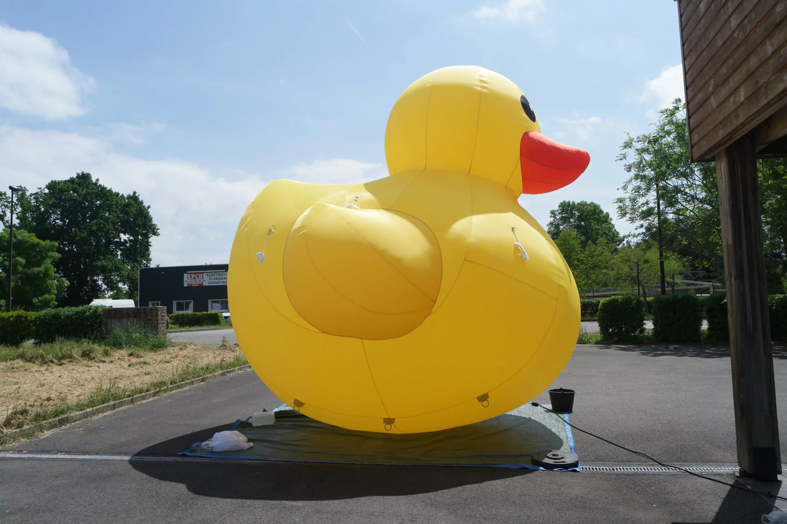 canard g&eacute;ant, 4m, jaune, auto-ventil&eacute;e, triple d