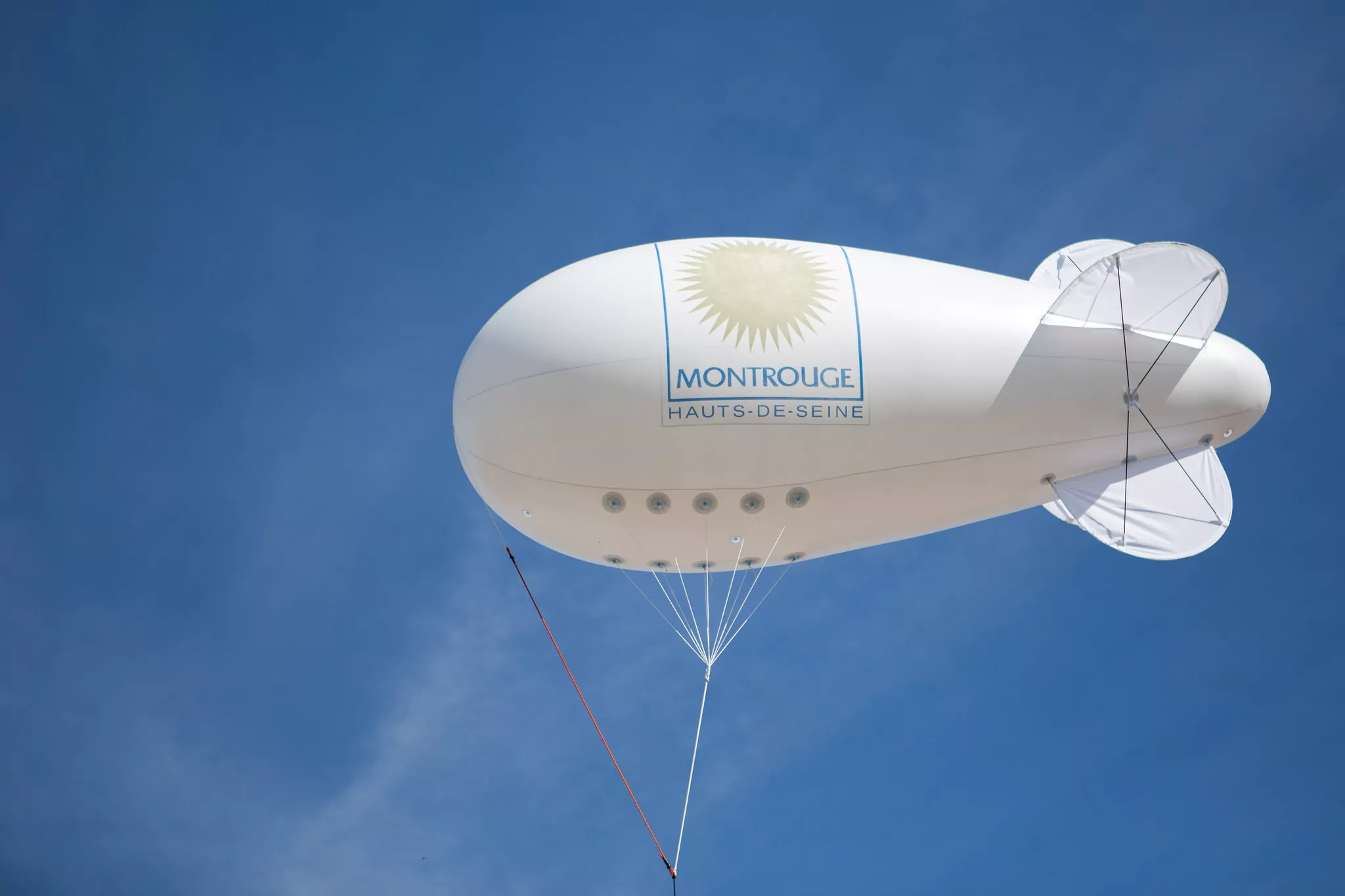 dirigeable, ville de montrouge, 6m, &eacute;v&eacute;nement, ext&eacute;rieur, h&eacute;lium, blanc