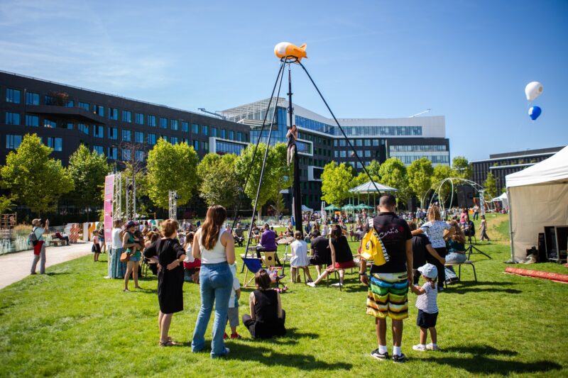 dirigeable, ville de montrouge, 6m, événement, extérieur, air, jaune