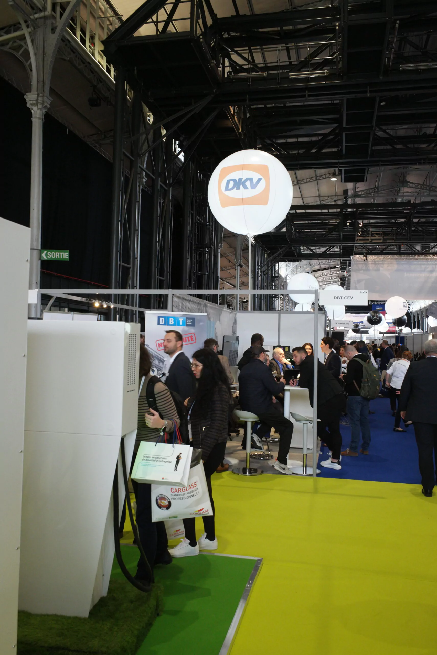 masph&egrave;re, flot auto 2023, salon, lumineux, DKV