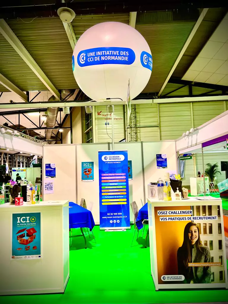 ballon sur m&acirc;t - gonfl&eacute; &agrave; l'air