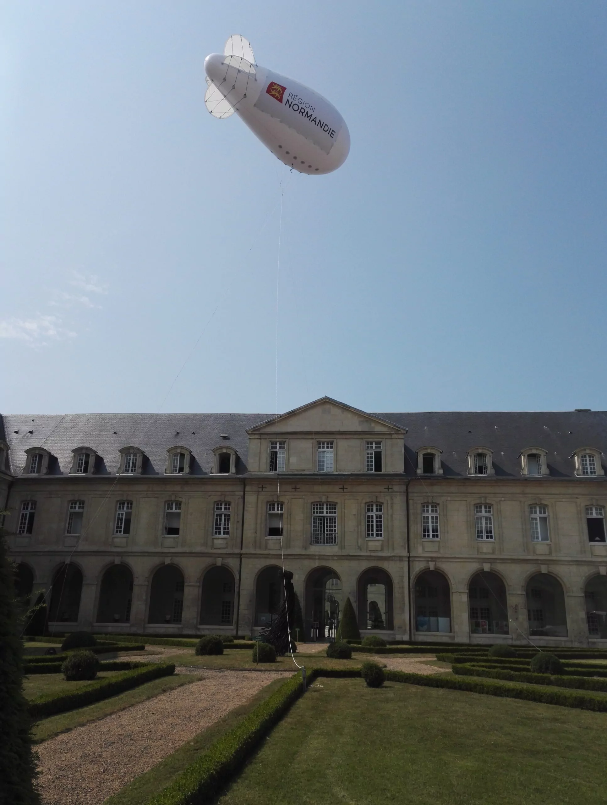 dirigeable, r&eacute;gion normandie, 6m, ext&eacute;rieur