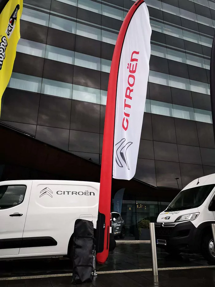 Drapeau gonflable 7m