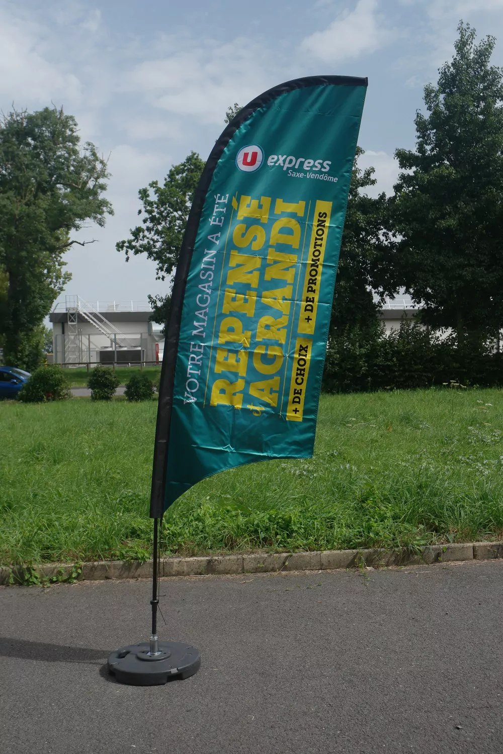drapeau publicitaire u express