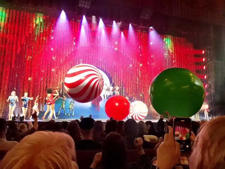 Ballon de foule 1,60m pour un spectacle du cirque du soleil