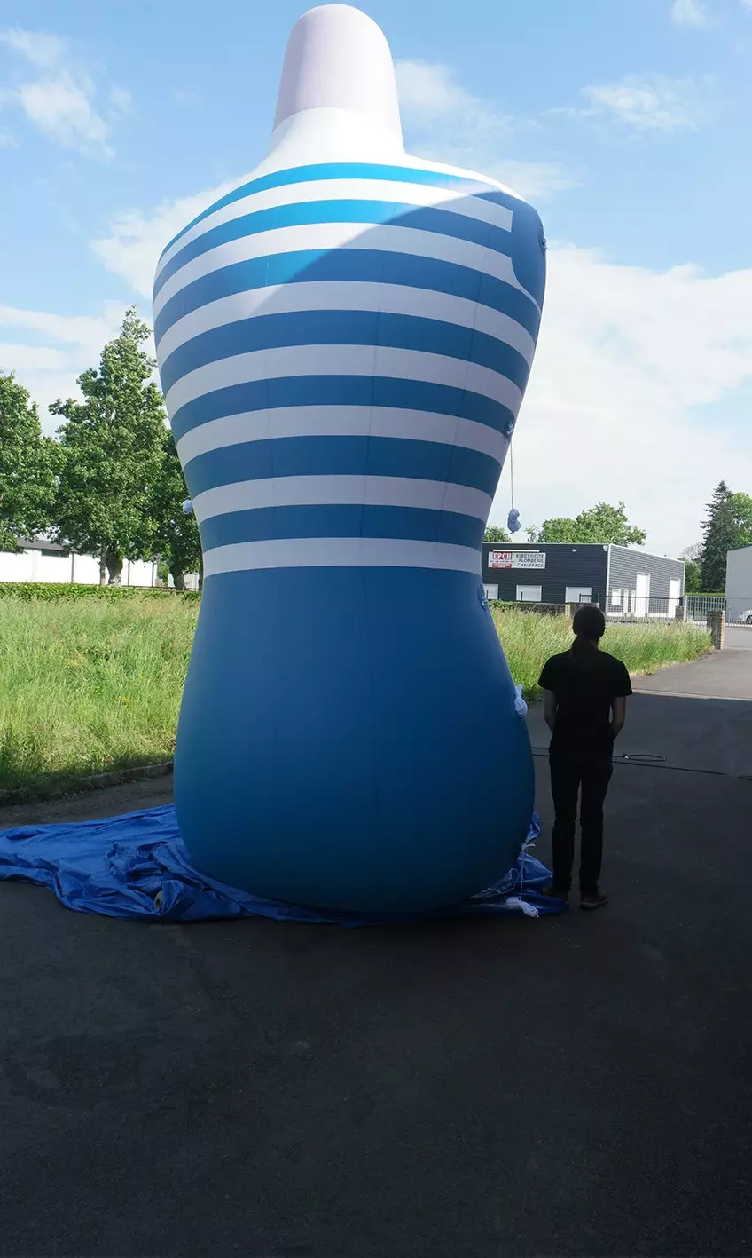 plv 5m parfum le male