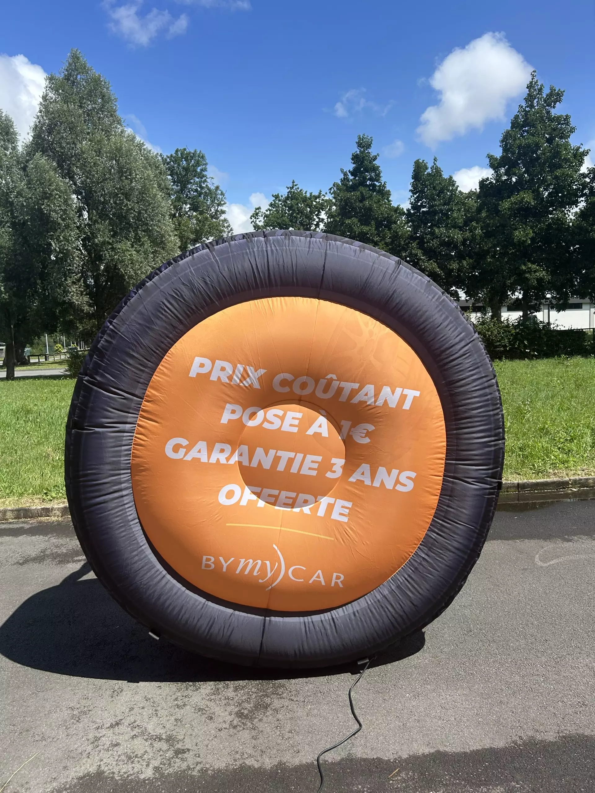 Roue gonflable by my car