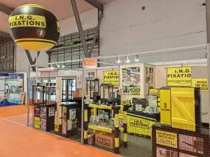 Sph&egrave;re sur mat 1m80m matsph&egrave;re ballon sur pied salon foire communication &eacute;v&eacute;nementiel publicit&eacute; gonflable salon Artibat Rennes